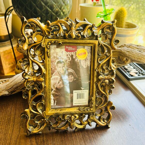 New Better homes Gold Picture Frame for 4x6 Photo Heavy Resin MCM Style Ornate - Picture 1 of 10